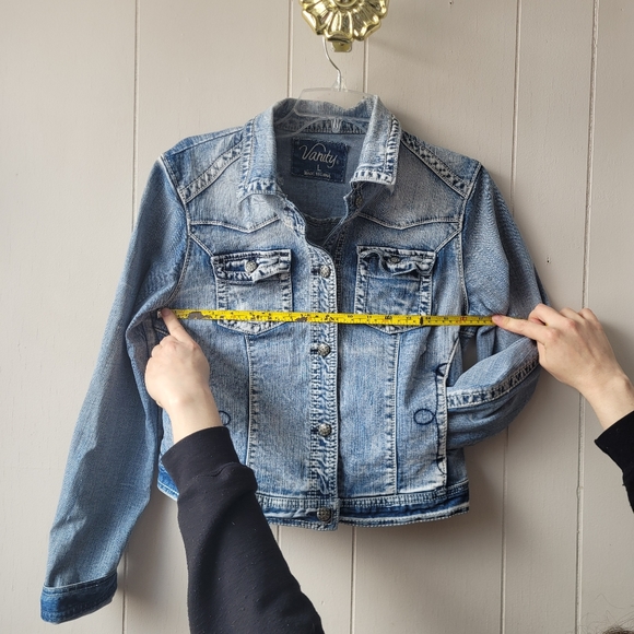 VANITY Jean Jacket Light Washed Distressed Pockets Button Up size Large - Picture 2 of 12